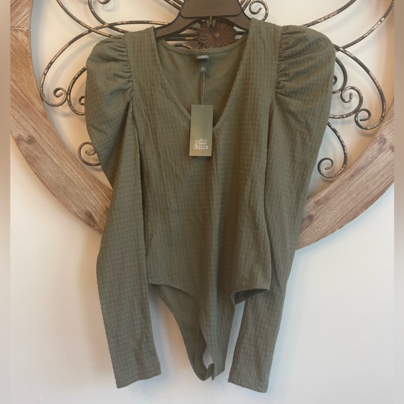 NWT Wild Fable Olive Green Long Sleeve Body Suit - Picture 2 of 4